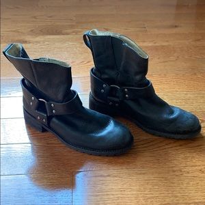 LL Bean Boots size 6.5 black with buckle